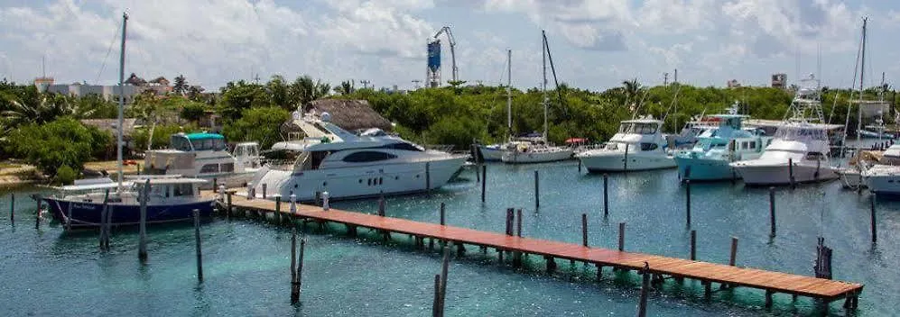 Marina Paraiso Isla Mujeres Hotel